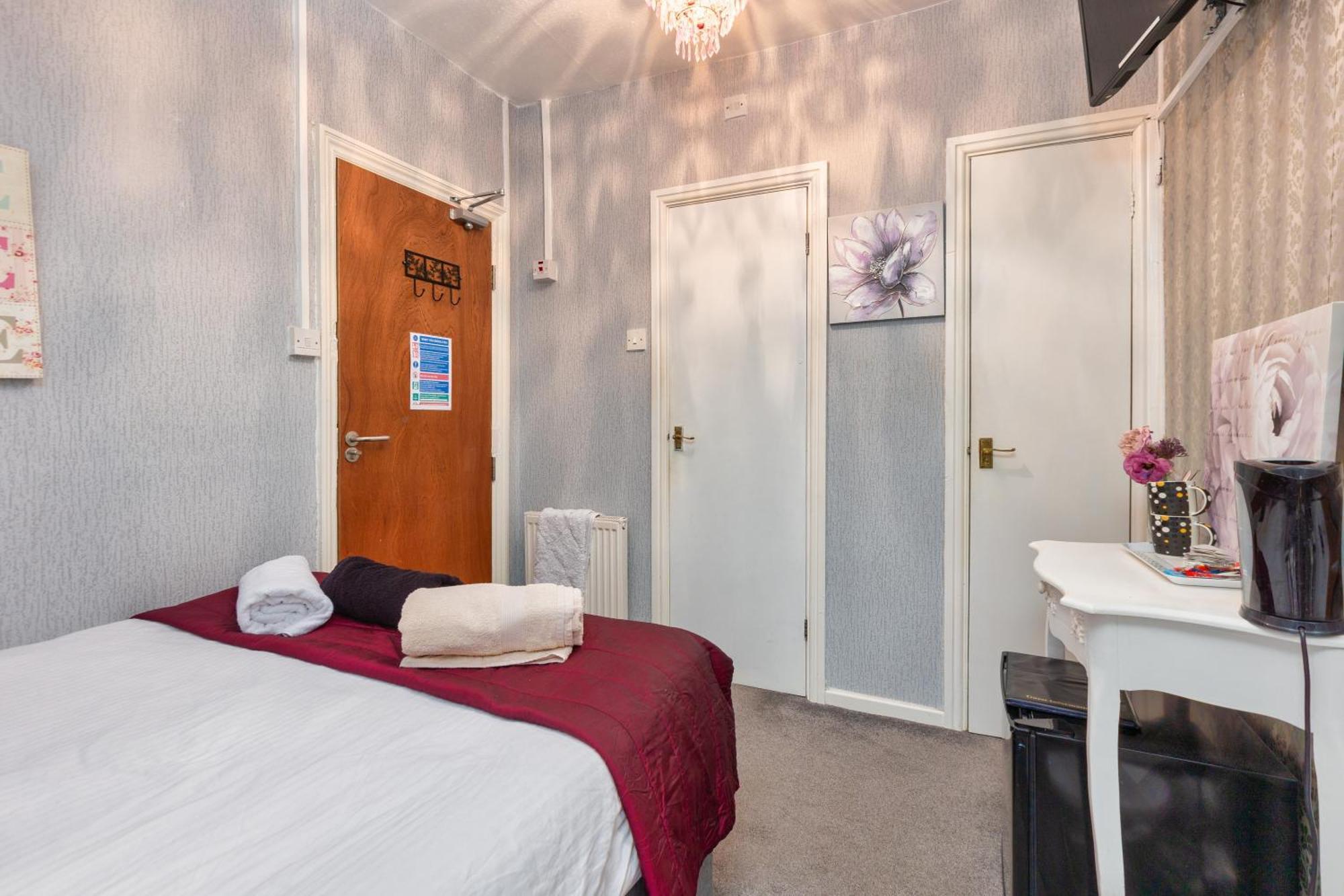 Friends Hotel Blackpool Bagian luar foto