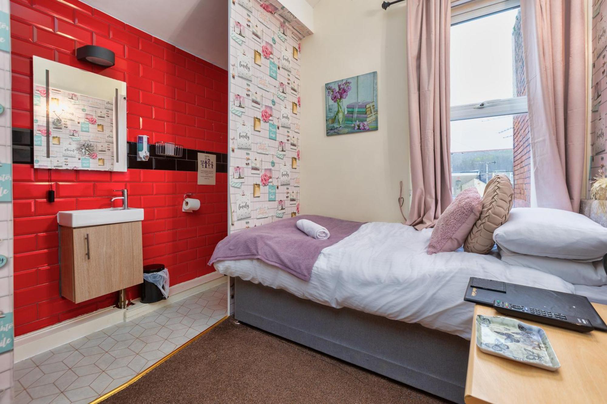 Friends Hotel Blackpool Bagian luar foto